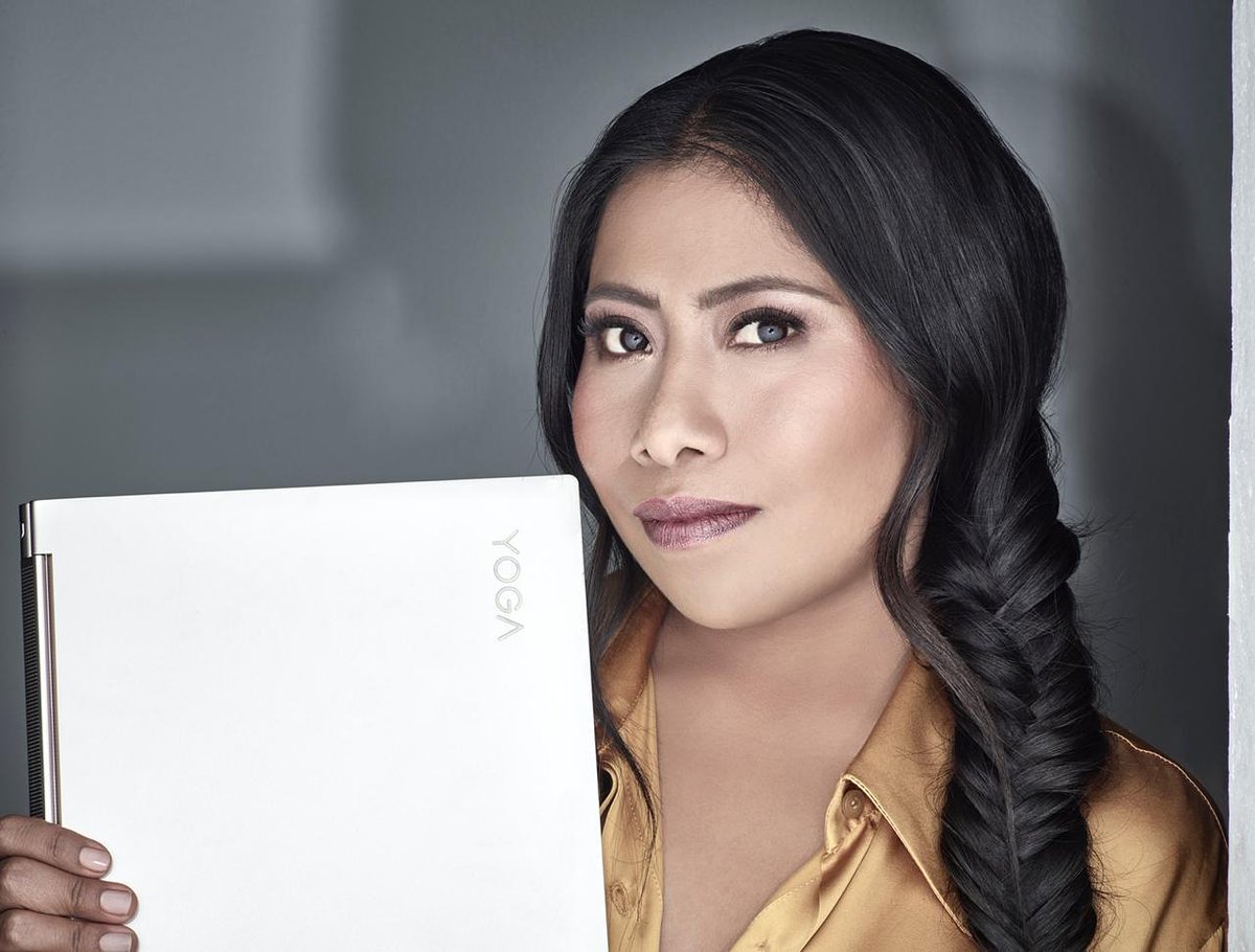 Yalitza Aparicio en la nueva campaña de Lenovo. (Twitter @YalitzaAparicio)