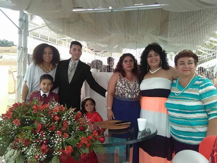 Dianita fue apoyada por la sociedad y cumplió su más grande anhelo, celebrar sus XV años.