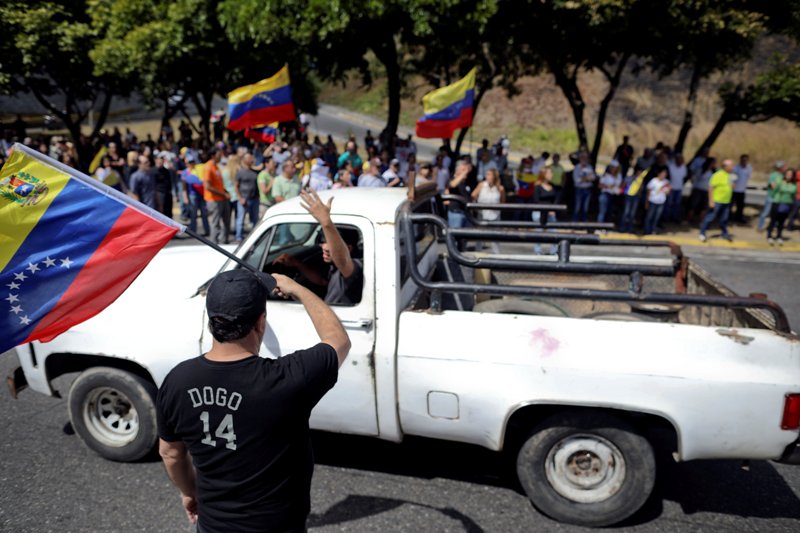 Juan Guaidó, autoproclamado presidente interino del país, convocó a una gran manifestación el sábado.