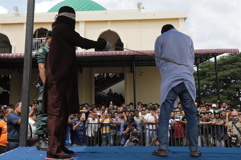 La provincia de Aceh castiga con la flagelación toda una serie de conductas que vulneran la sharia. EFE