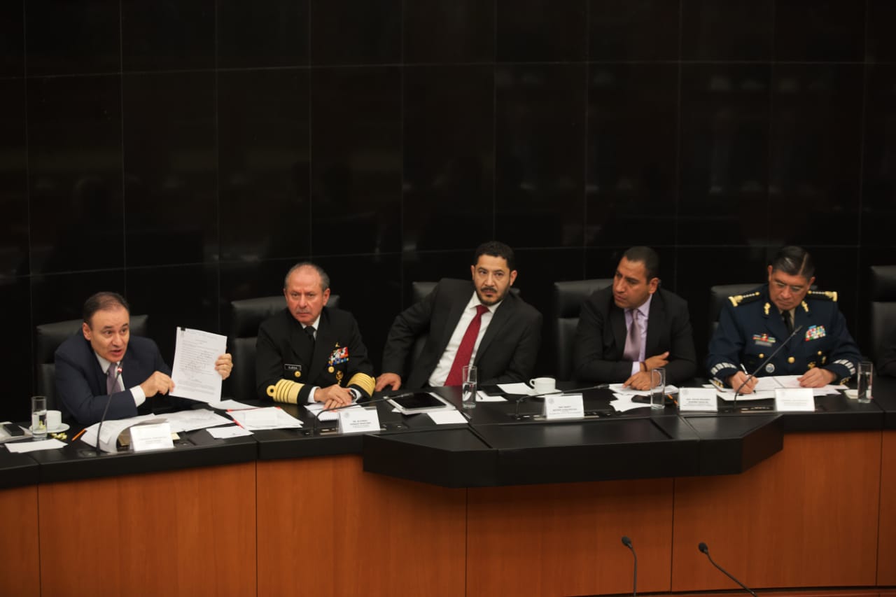 El almirante Rafael Ojeda en la reunión con senadores para hablar sobre la Guardia Nacional. (Omar Franco)