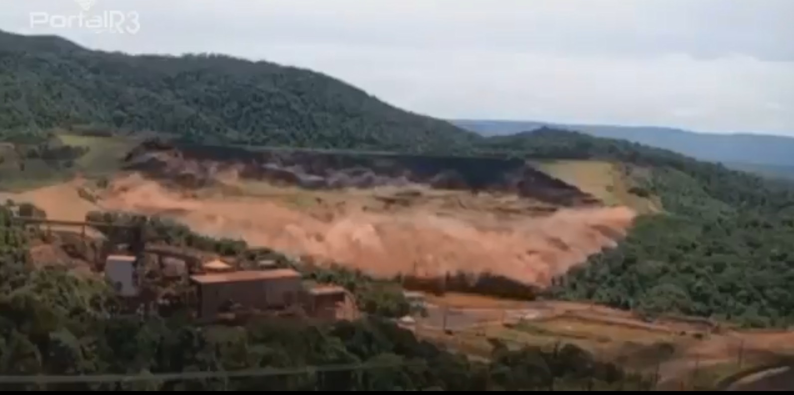 Un dique minero en Brasil se rompió lo que ha dejado más de cien muertos. (Captura de pantalla)