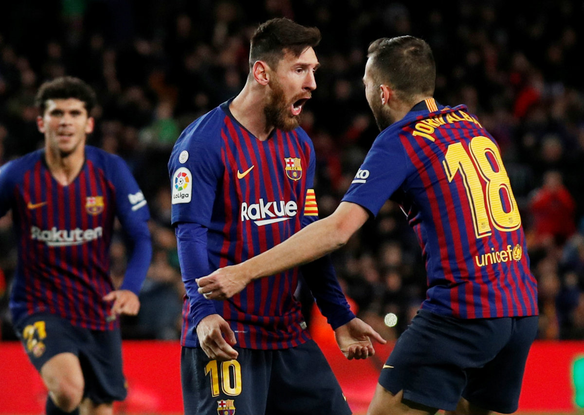 Con doblete, Lionel Messi rescata empate del Barcelona ante el Valencia (Reuters)