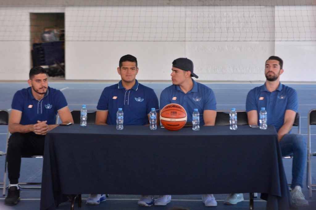 La quinteta azul y blanco realiza programas sociales a fin de generar nueva afición hacia el equipo (Especial)