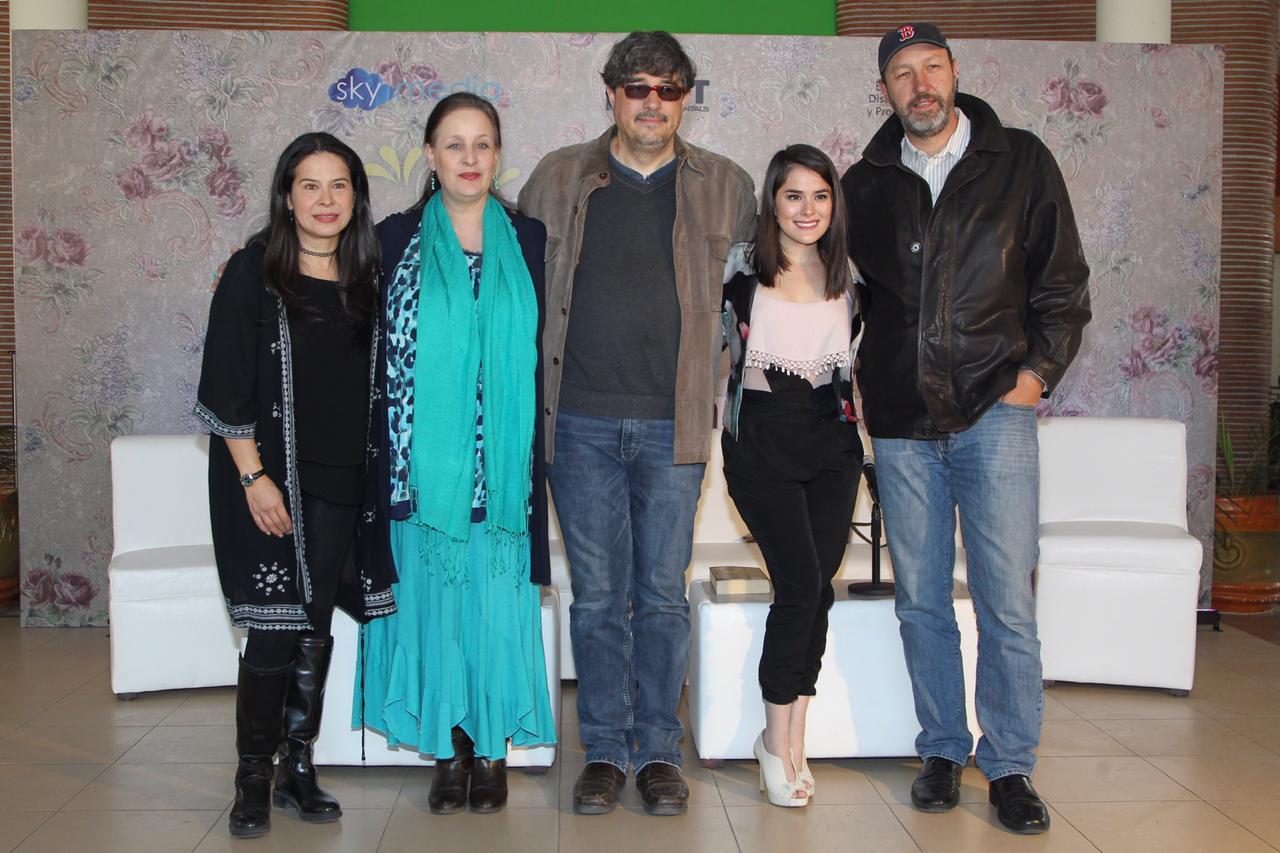 Elenco de 'Una familia con madre' (Foto: Edgar Negrete)