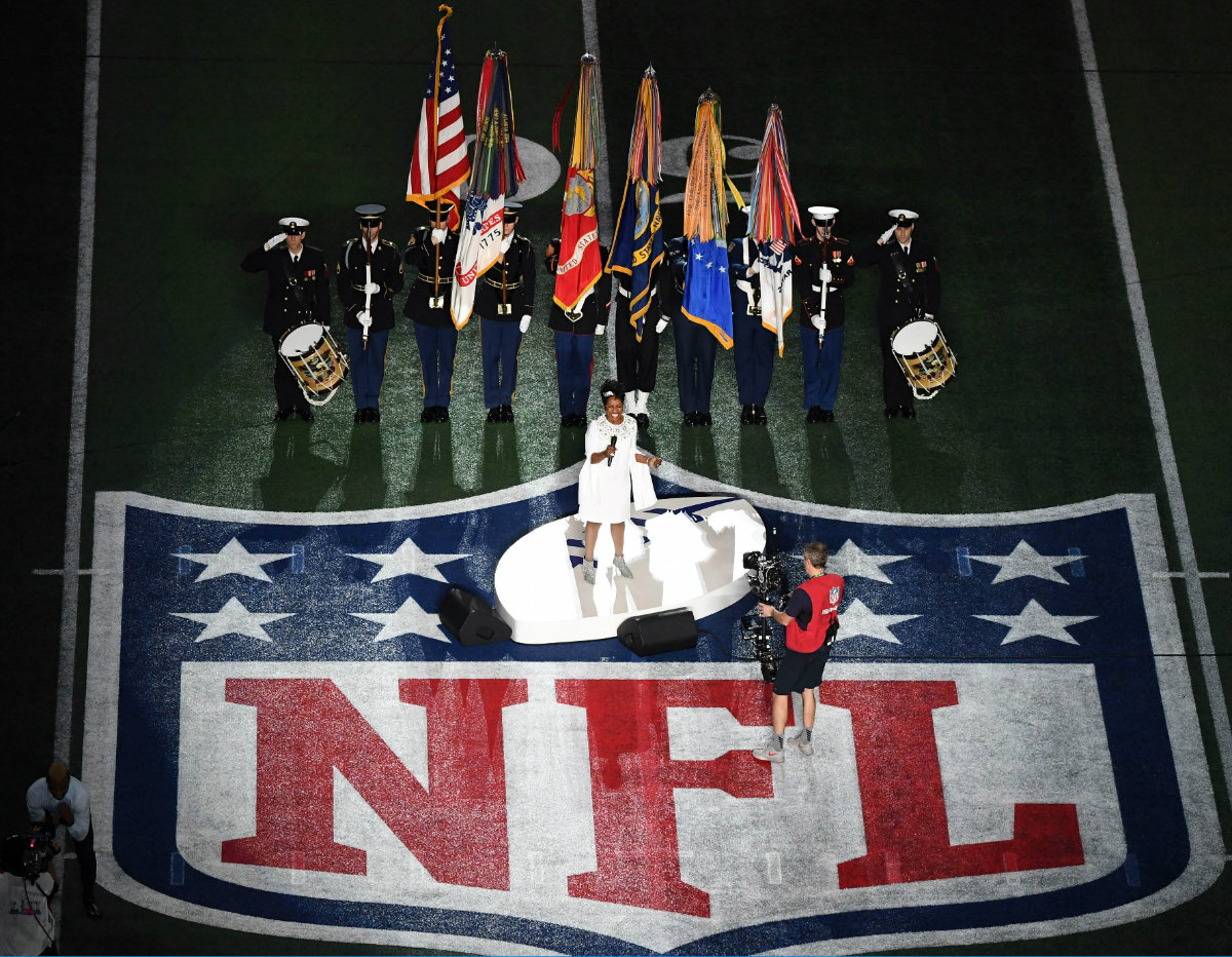 Gladys Knight cantó el Himno Nacional de Estados Unidos en el Super Bowl LIII (Reuters)