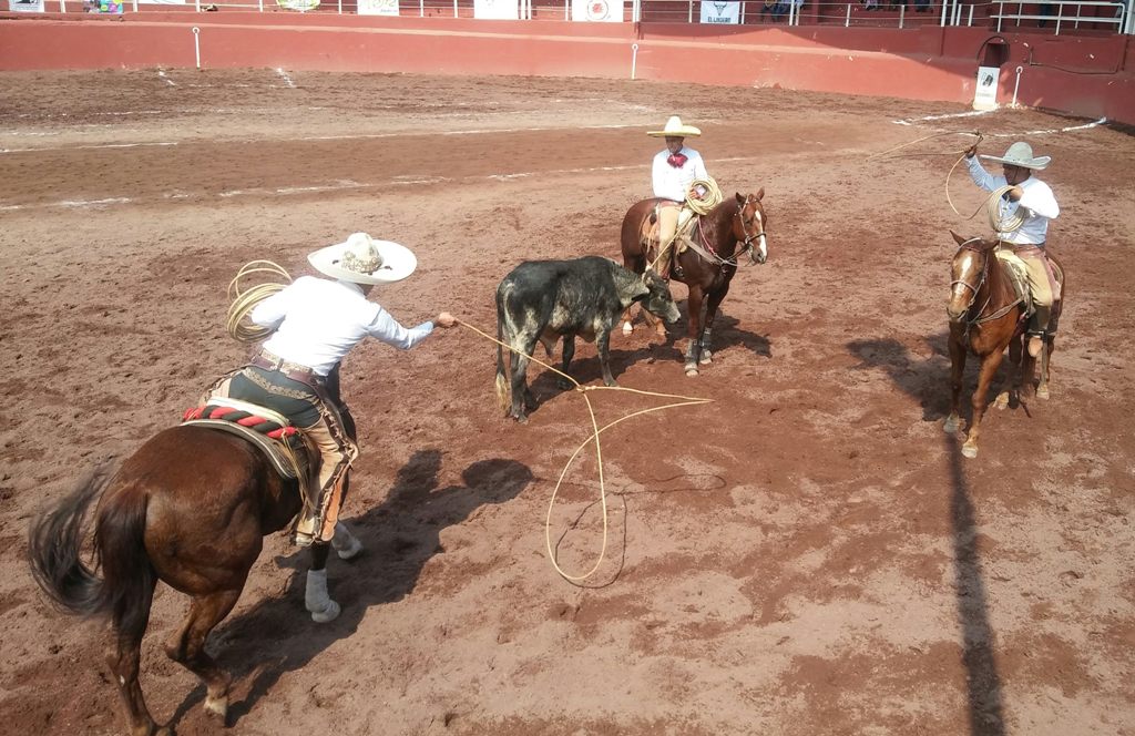 Participan en la justa Charra.