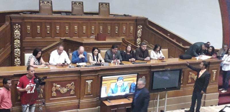 La AN está liderada por el diputado opositor Juan Guaidó, quien el pasado 23 de enero se proclamó presidente interino de Venezuela.