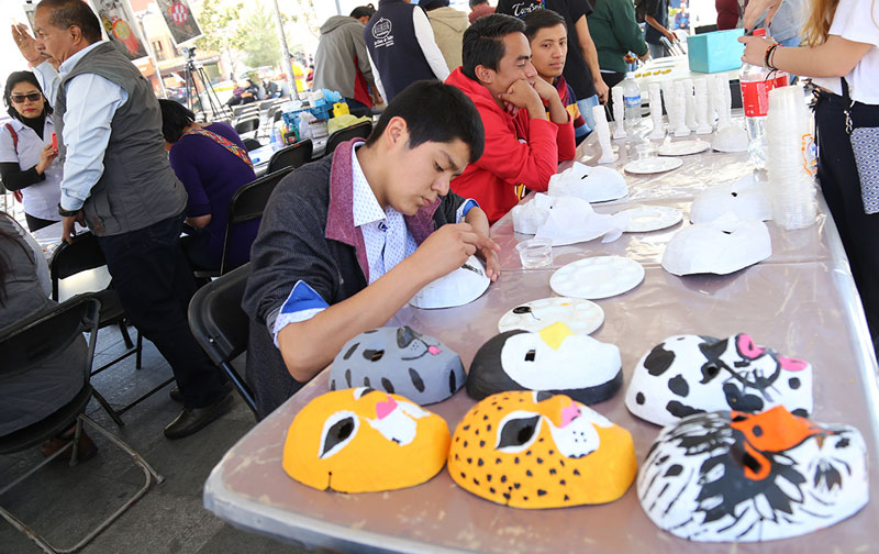 Feria cultural en la Plaza Independencia de Pachuca. (Maribel Calderón)