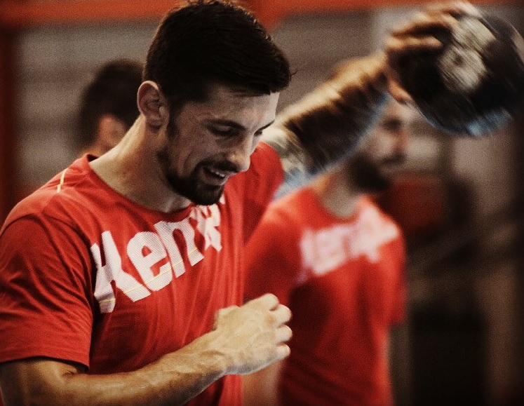 Novak Boskovic durante un partido de handball (Instagram: @j_o_k_e_r_7)