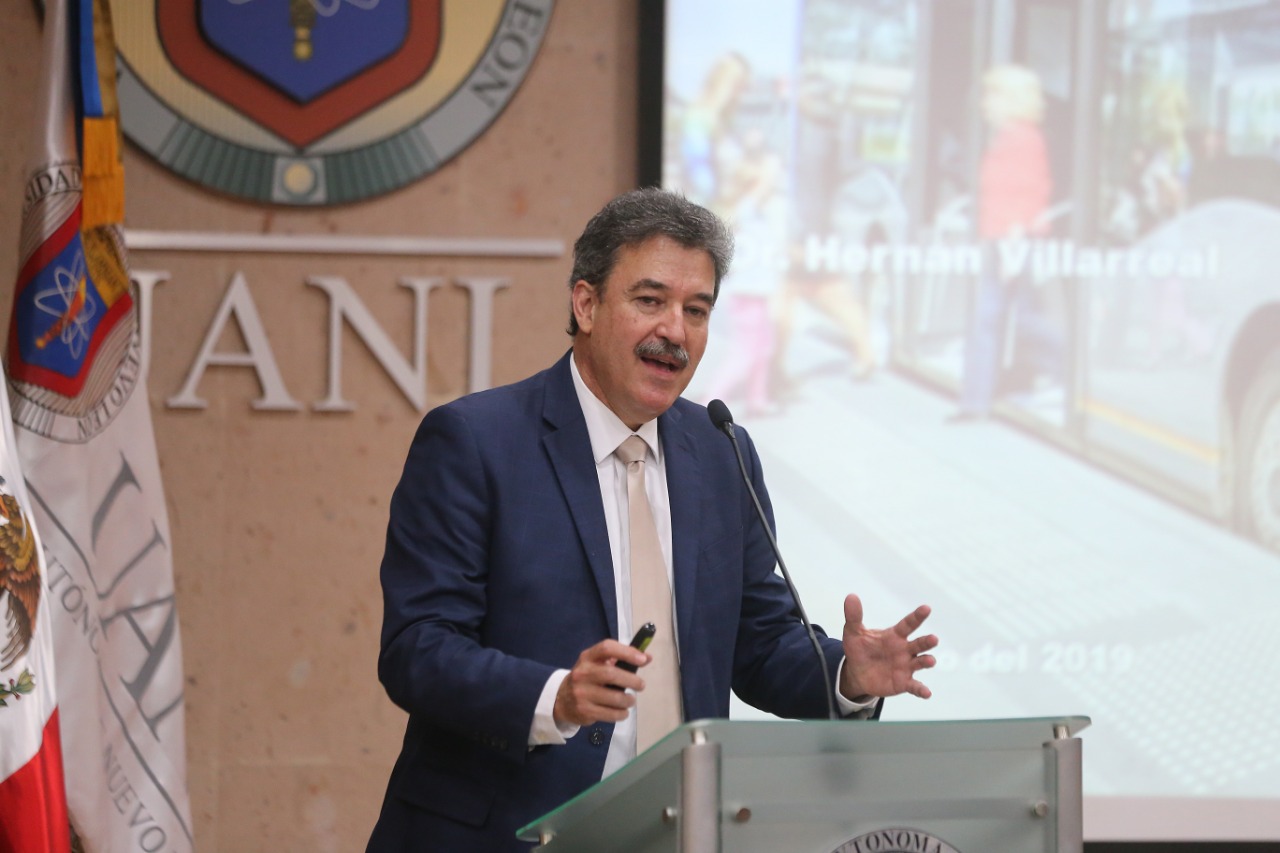 Hernán Villarreal, especialista en movilidad urbana. Foto: Leonel Rocha