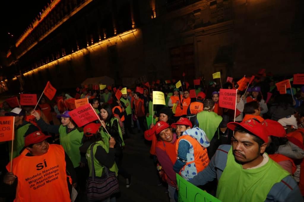 Los manifestantes bloquean la circulación en Plaza de la Constitución. | Héctor Téllez
