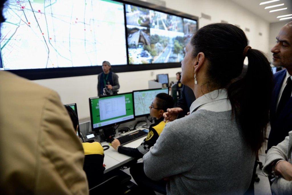 La SSC usará Waze para monitorear el tráfico en la CdMx. | Twitter @Claudiashein