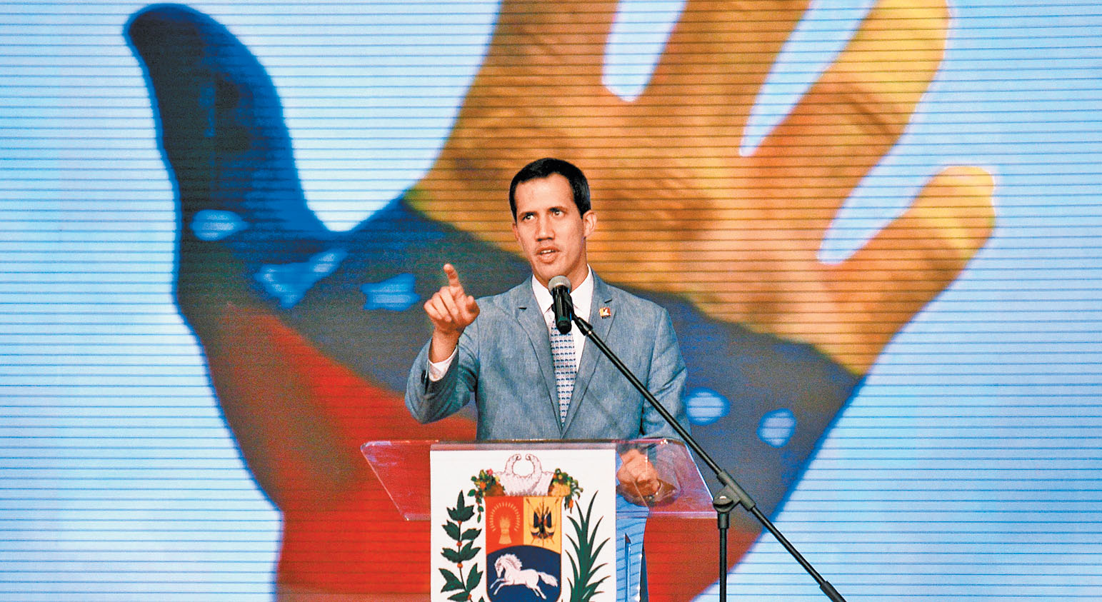 El líder de la oposición busca que la Fuerza Armada venezolana apoye el ingreso de la ayuda humanitaria del extranjero. (AFP)