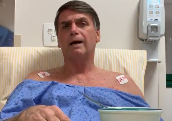 Bolsonaro se recupera tras sufrir un cuadro de neumonía tras someterse a una cirugía abdominal hace casi dos semanas.