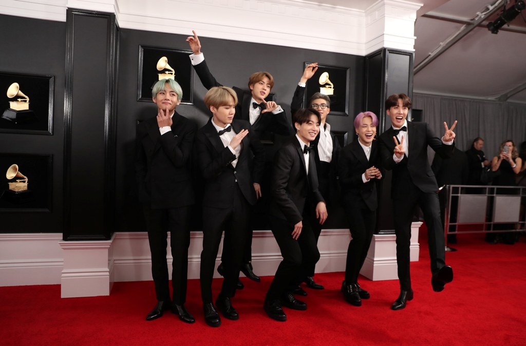 BTS posa en la alfombra roja (Reuters)