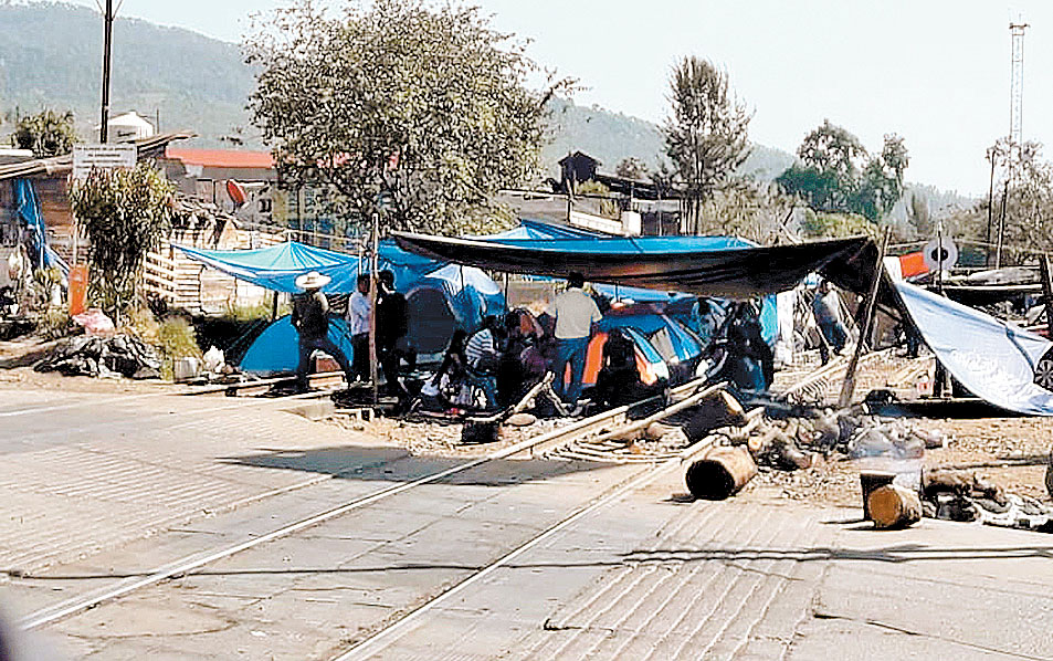 Los disidentes volvieron a instalar sus casas de campaña. (Especial)