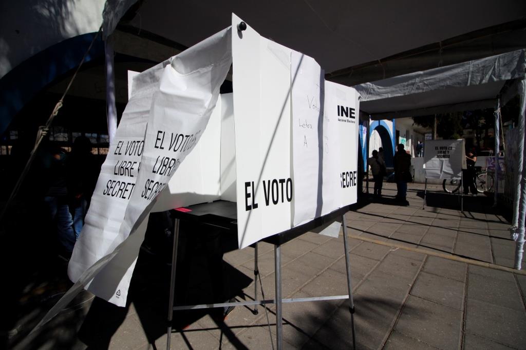 A partir de que el INE expida la constancia de aspirante y hasta el 14 de marzo los interesados en la candidatura ciudadana podrán recabar las firmas 