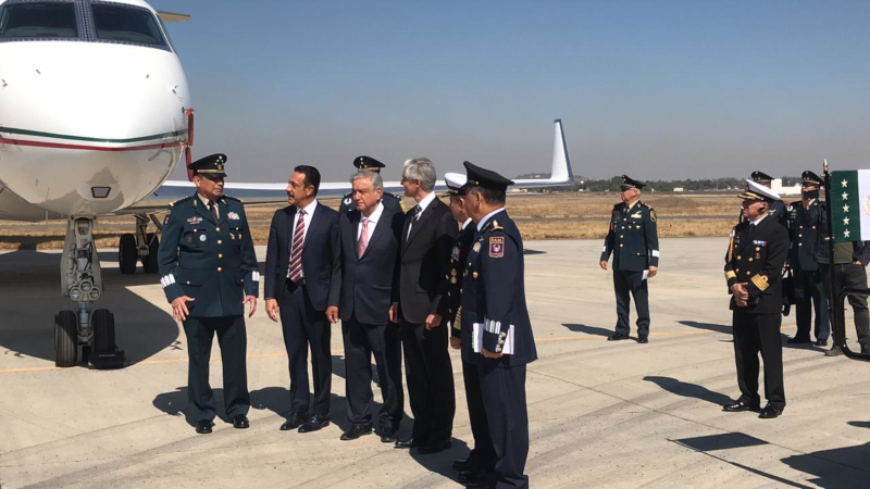 El presidente Andrés Manuel López Obrador dijo que beneficios del nuevo aeropuerto en Santa Lucía serán transferidos a la Sedena. |José Antonio Belmon