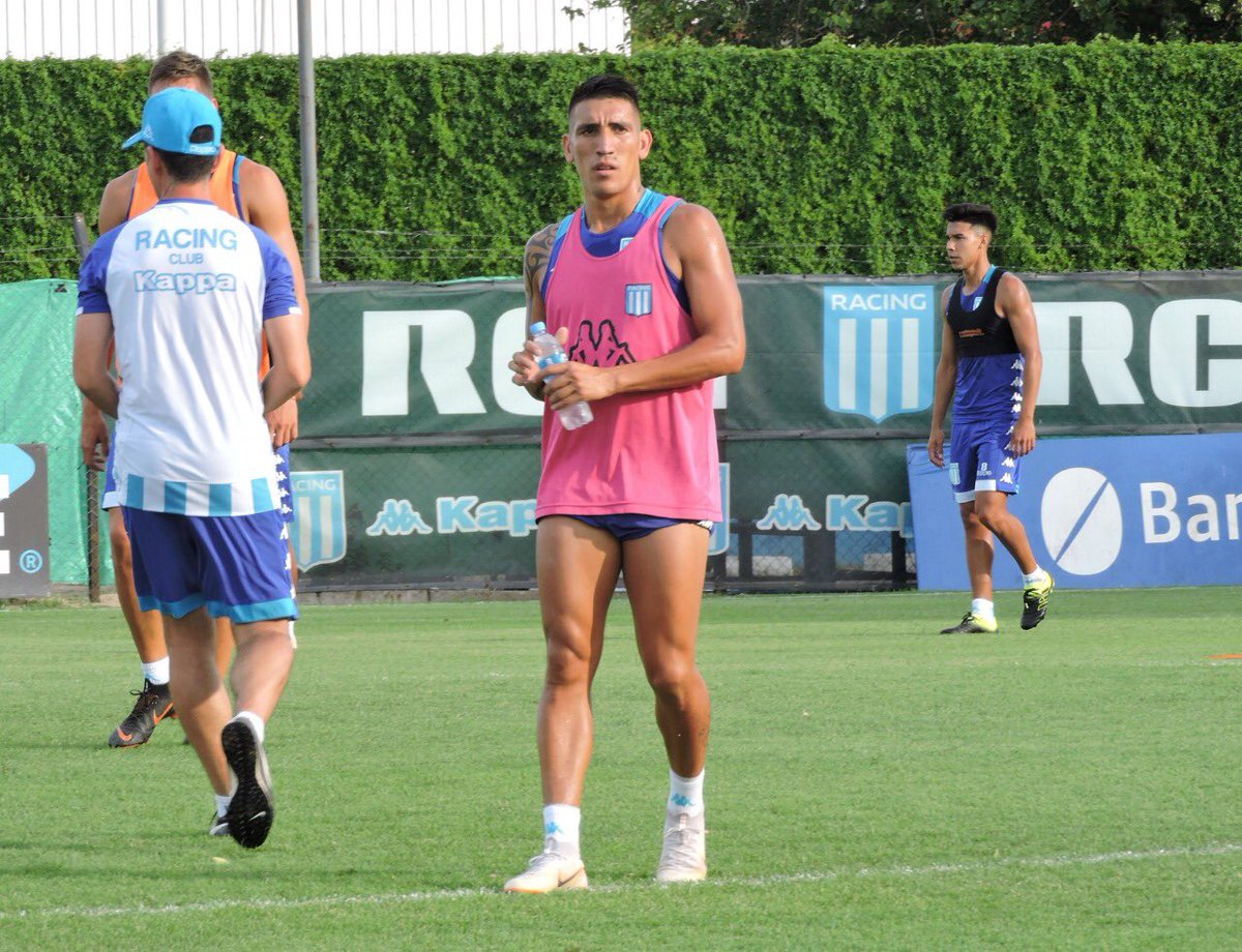 Centurión en un entrenamiento del Racing (Twitter @rickcenturion)