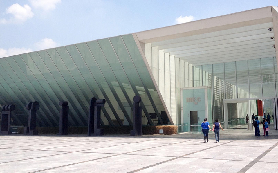 La explanada del Centro Universitario de Arte Contemporáneo (MUAC) será uno de los lugares donde habrán proyecciones (UNAM).