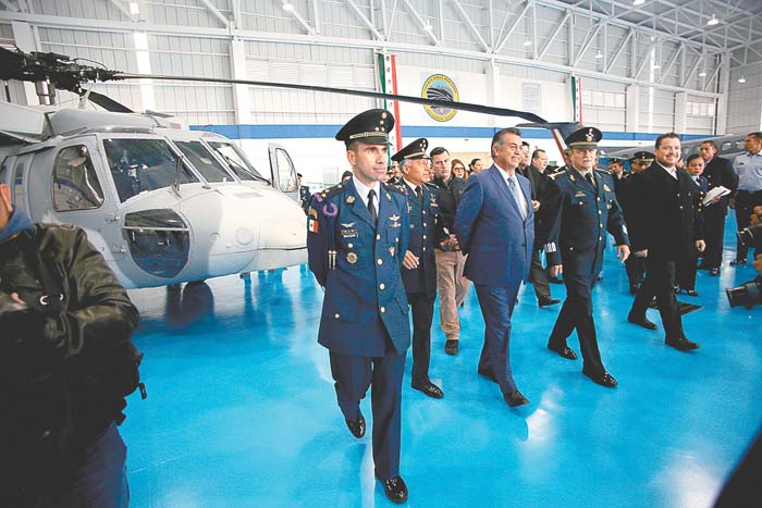 Participó en la conmemoración del 104 aniversario de la Fuerza Aérea. ROBERTO ALANÍS