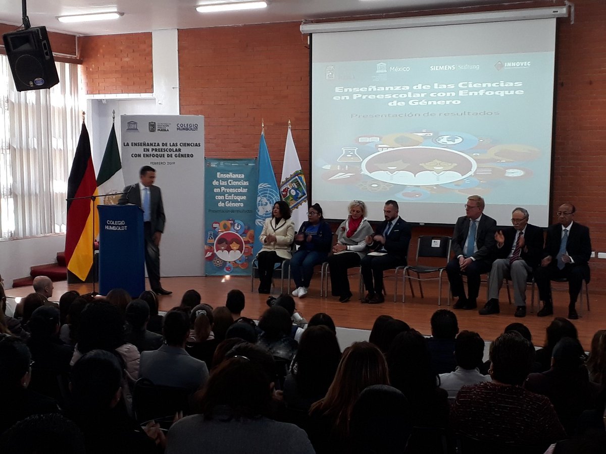 El titular de la SEP en Puebla, Miguel Robles Bárcena, resaltó que las mejores aliadas para fomentar educación son las madres (Jaime Zambrano)