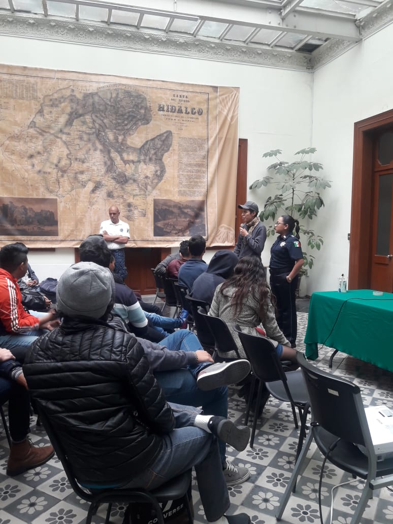 La Policía Federal llevó a la Emeh una conferencia de delitos cibernéticos. (Cortesía)