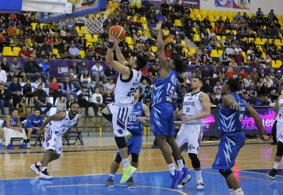 Con este resultado la quinteta púrpura da así un gran paso hacia los playoffs. (Manuel Guadarrama)