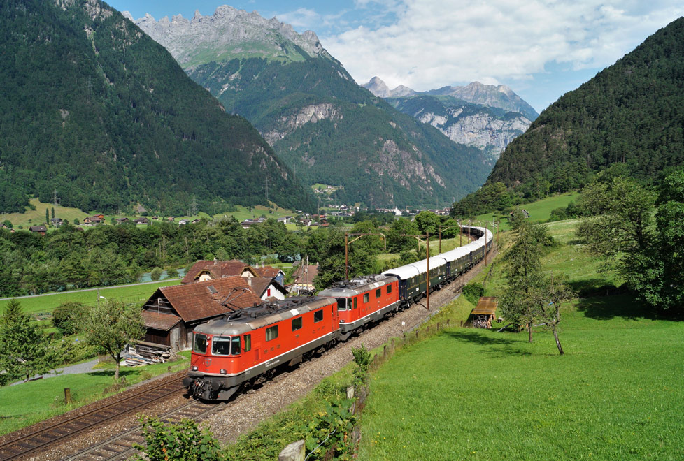El primer Orient Express salió de París el 4 de octubre de 1883, con destino a Constantinopla.