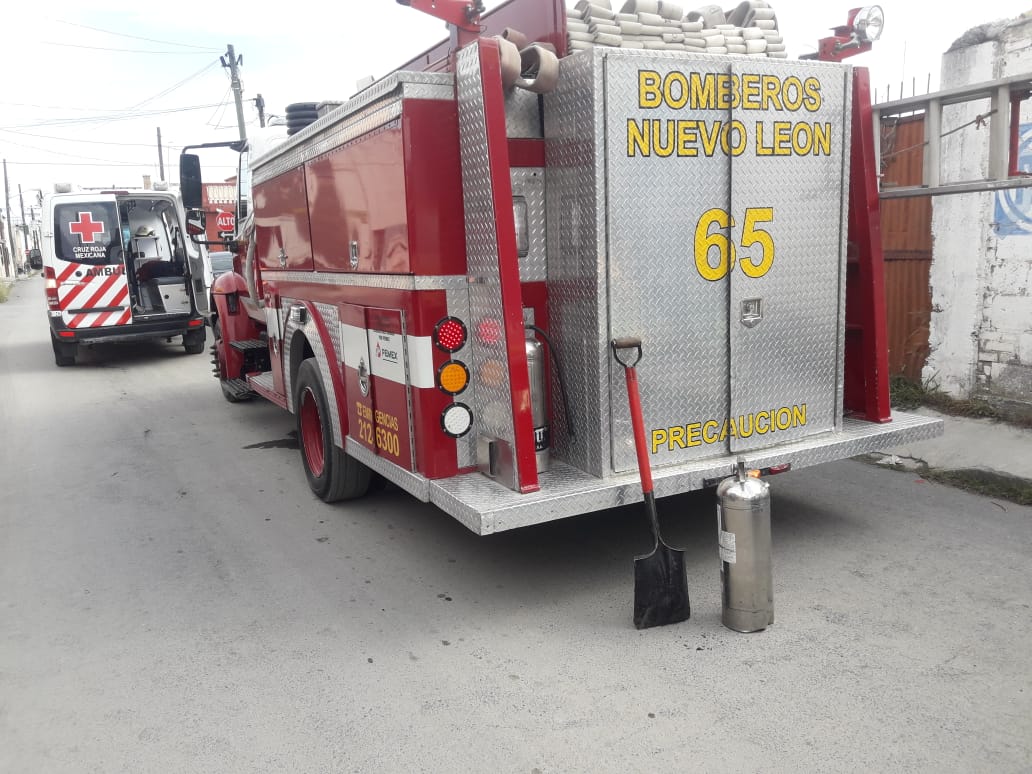 El suceso se registró en una vivienda ubicada en el cruce de las calles Venustiano Carranza y Juan Aldama, en Linares. Foto: Brígido Aguilar