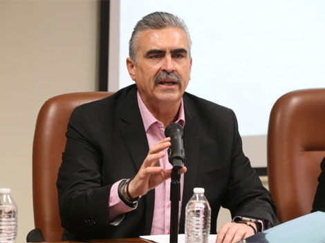 El alcalde de Apodaca, César Garza.