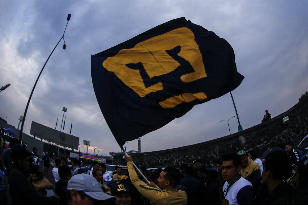 Afición de Pumas ingresando al Estadio Olímpico Universitario para un duelo ante América en la Liguilla del Apertura 2018 (Imago7)