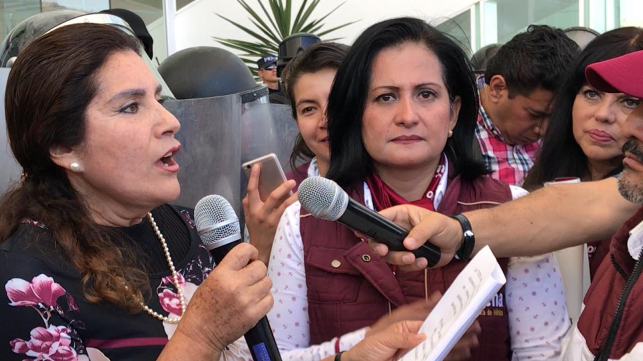 Alma Alcaraz encabezó la manifestación