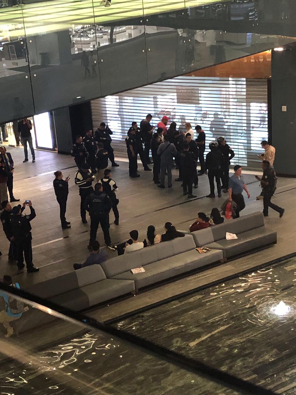El grupo armado se llevó varias alhajas.