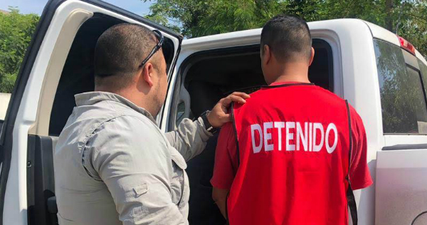 Fue identificado como Israel de 37 años y está acusado por el delito de agravio sexual contra una menor de edad.