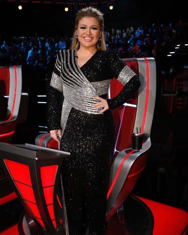 Kelly Clarkson hace cover de "Shallow" (Facebook)
