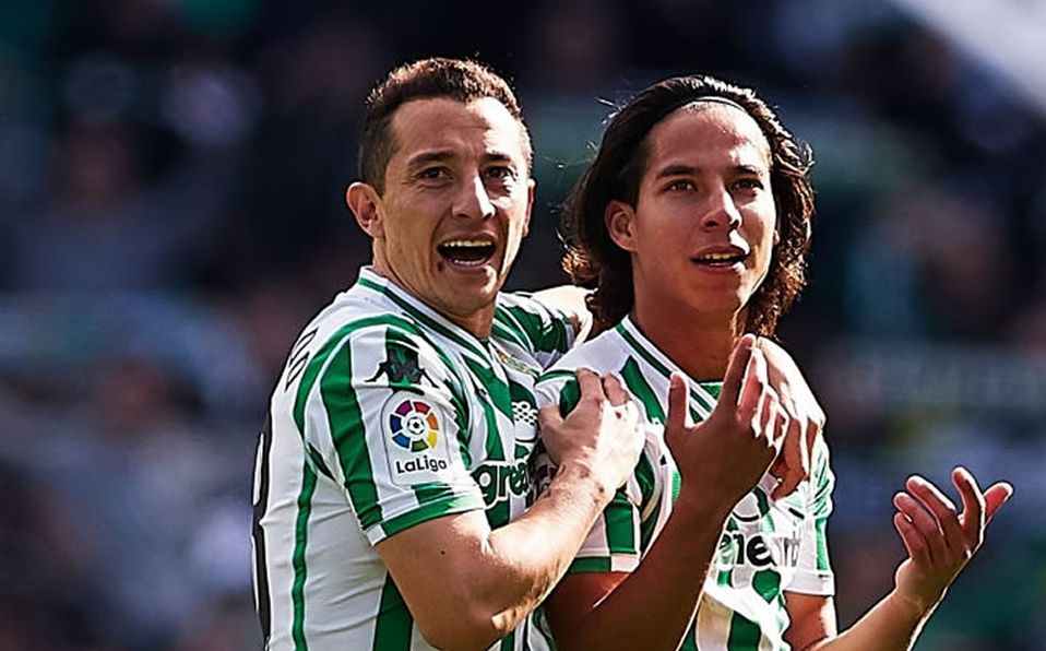 Andrés Guardado y Diego Lainez (Twitter @LaLiga)