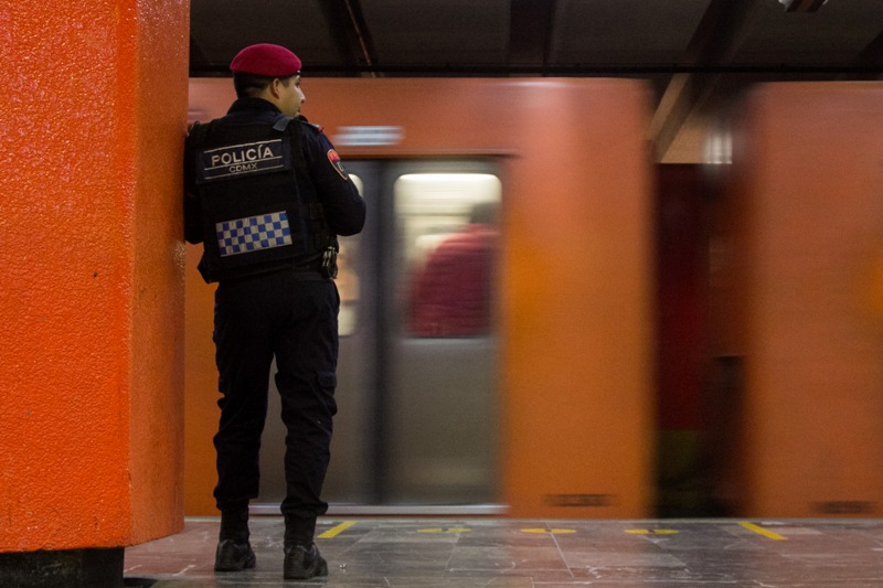 La Policía Bancaria e Industrial ha logrado evitar 6 casos de suicidio y los Policías Auxiliares tres. (Cuartoscuro)