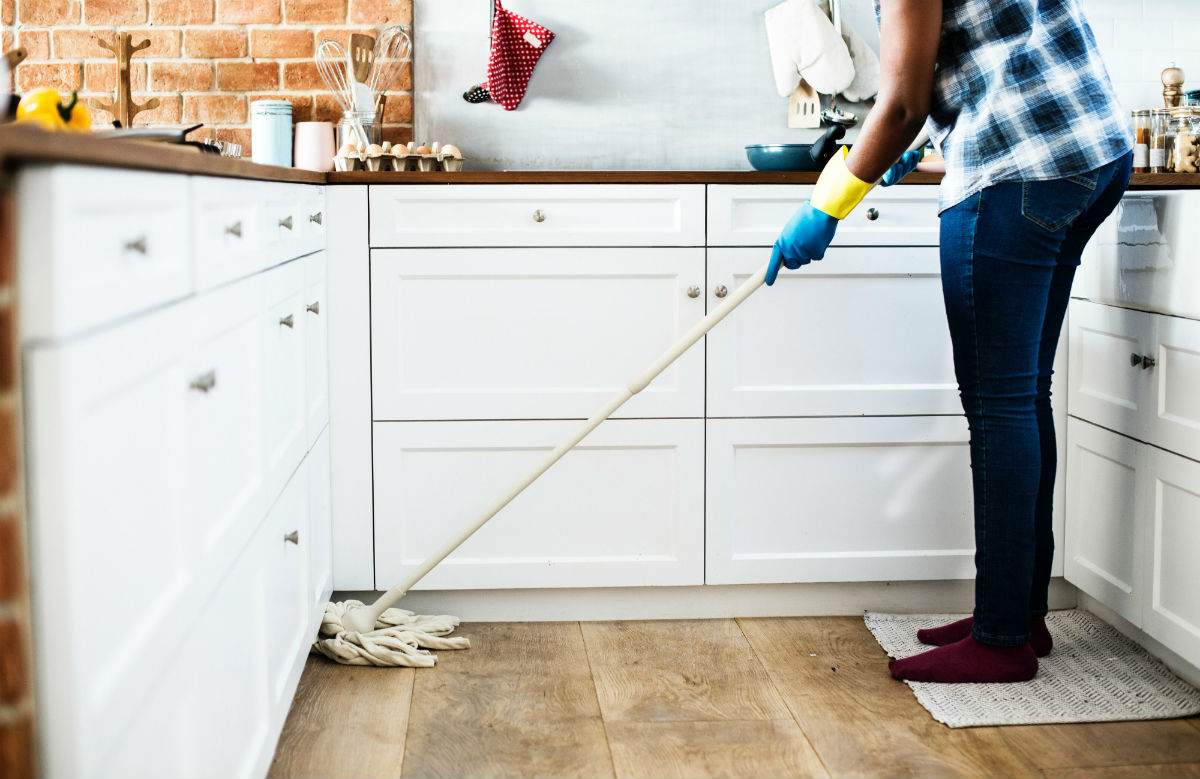 Varios de los químicos usados para limpiar la casa también contaminan el aire. (Especial)