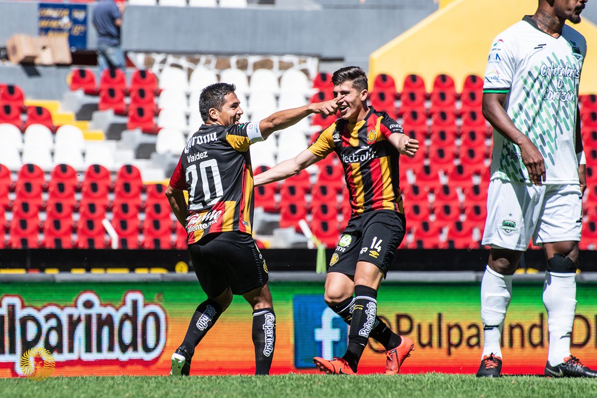 El conjunto de Leones Negros de la UdeG tomó revancha de la derrota sufrida la jornada pasada. (Cortesía)