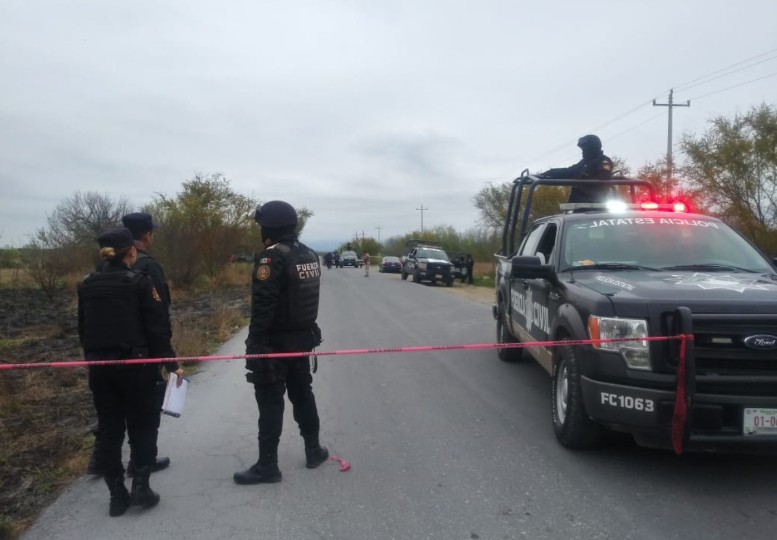 Los cuerpos estaban a la orilla de la carretera a Doctor González, en Pesquería. (Foto: Especial)