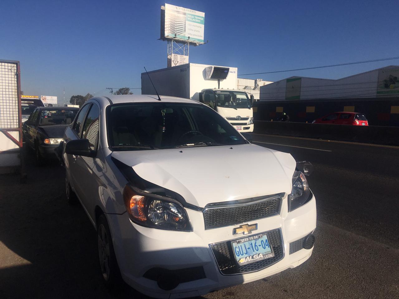 Registran carambola sobre la carretera León-Silao