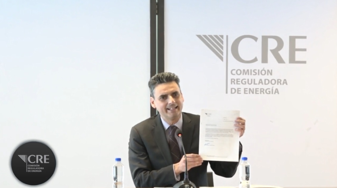 Titular de la CRE, Guillermo García Alcocer