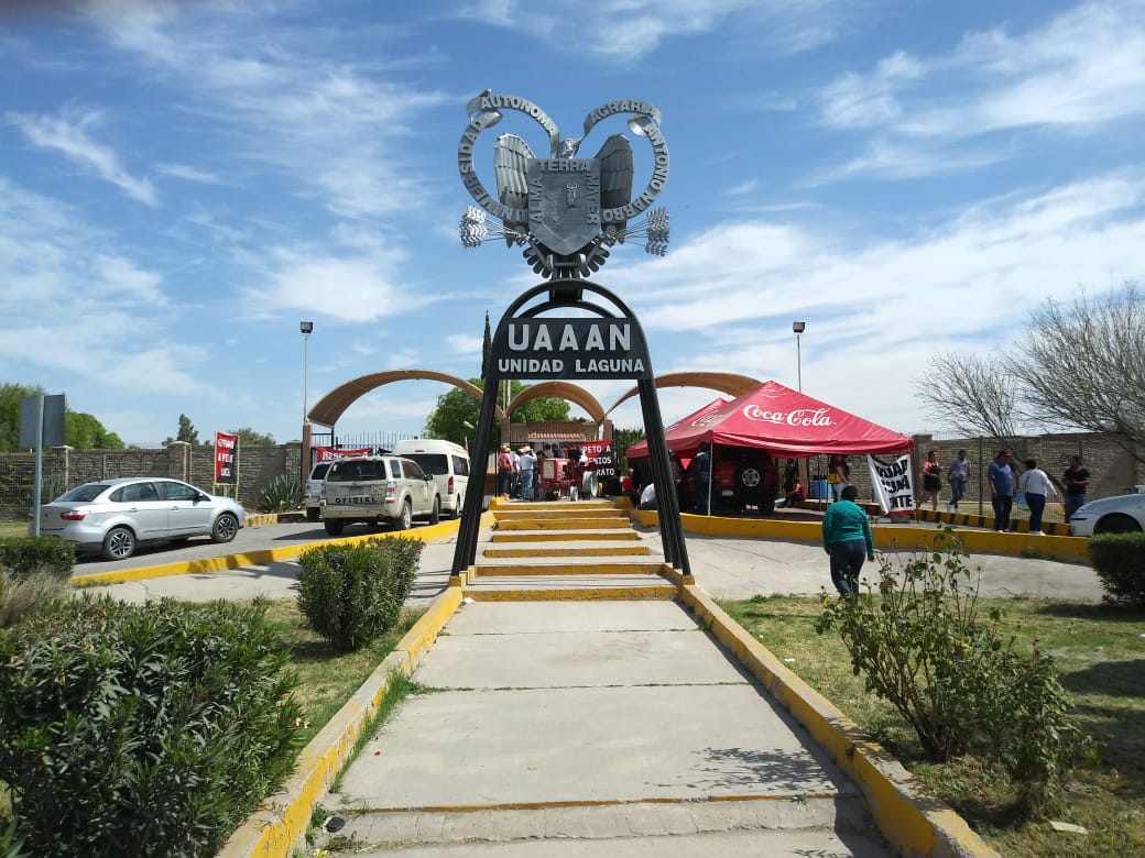 Desde el viernes inició la huelga en los planteles de Saltillo y Torreón. (Luis Alberto López)
