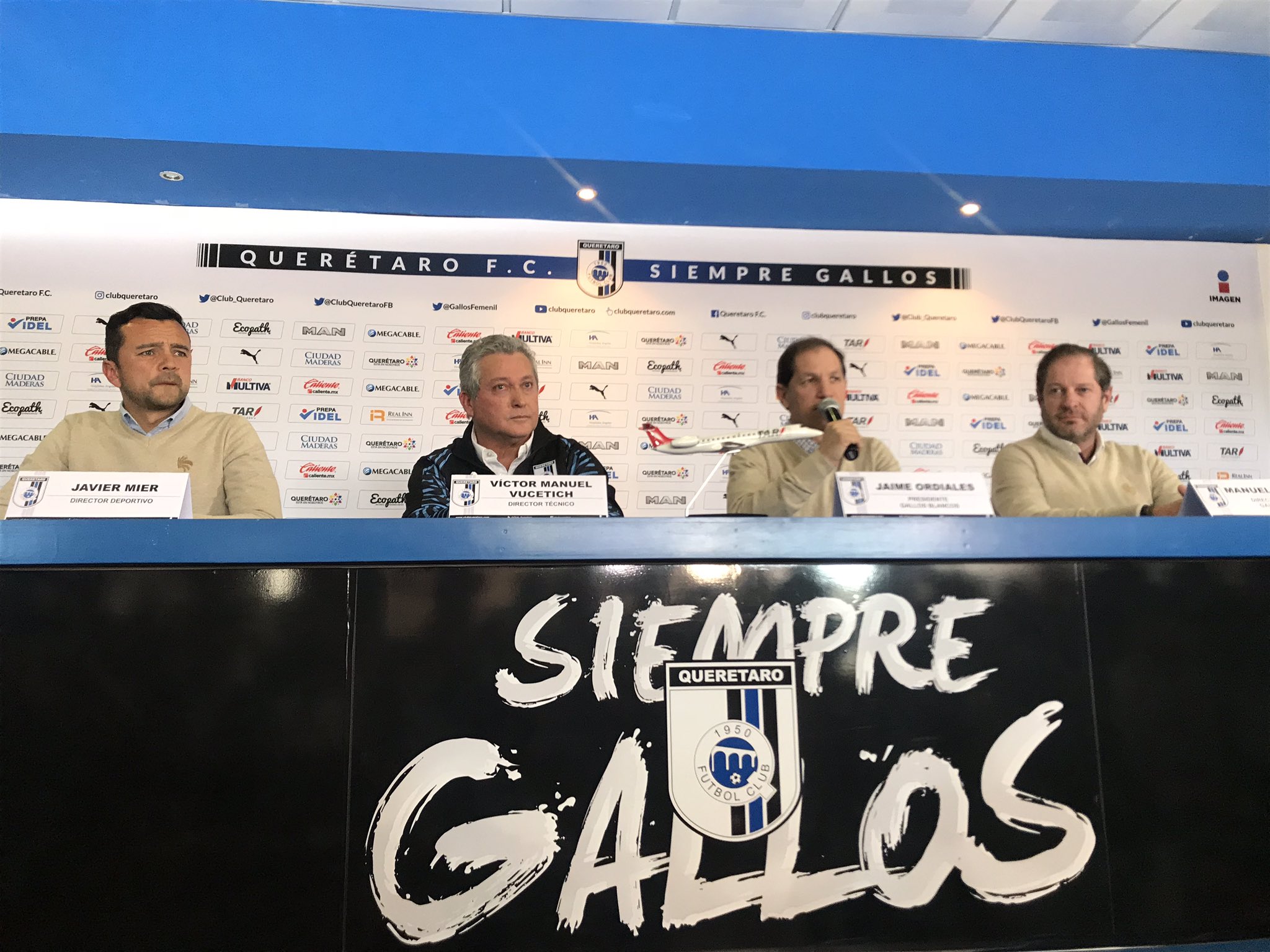 Vucetich en su presentación como técnico de Querétaro (Twitter @Club_Queretaro)