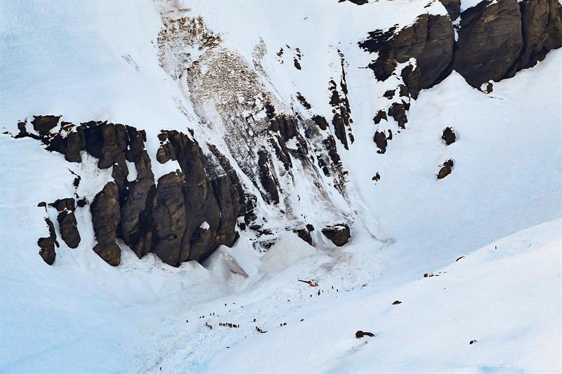 Cerca de diez personas desaparecidas por avalancha de nieve en Crans-Montana (EFE)