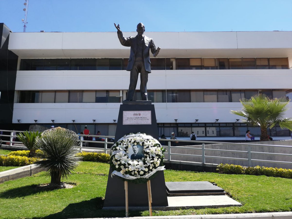 La escultura de Gustavo Adolfo Madero mide 3 metros ochenta centímetros. (Tomada de @TuAlcaldiaGAM)