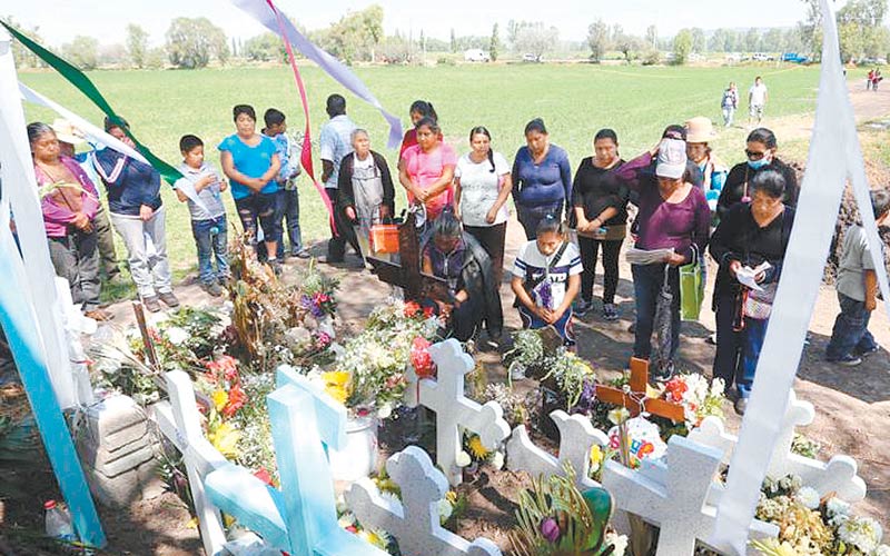 Tras la misa, deudos anunciaron la construcción de una capilla. (Foto: Jorge Carballo)