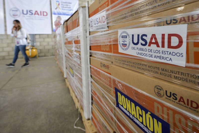 Por el momento Venezuela ha bloqueado las donaciones que ha hecho Estados Unidos y Colombia a solicitud del Parlamento venezolano, de mayoría opositor